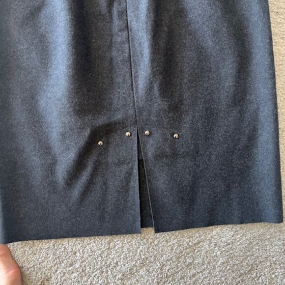 Per Se, Dark Gray Wool Skirt with Metal button detail, Size 8 - Picture 5 of 6